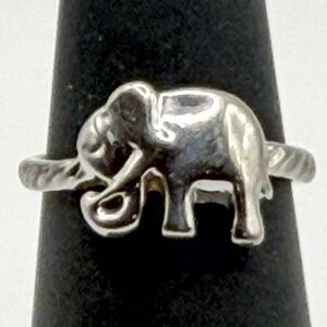 Silver Tone Elephant Ring Size 5.75 Animal Statement Ring or pinky ring
